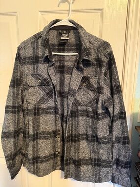 Men's Plaid Lightweight Shirt Jacket in Black & Gray